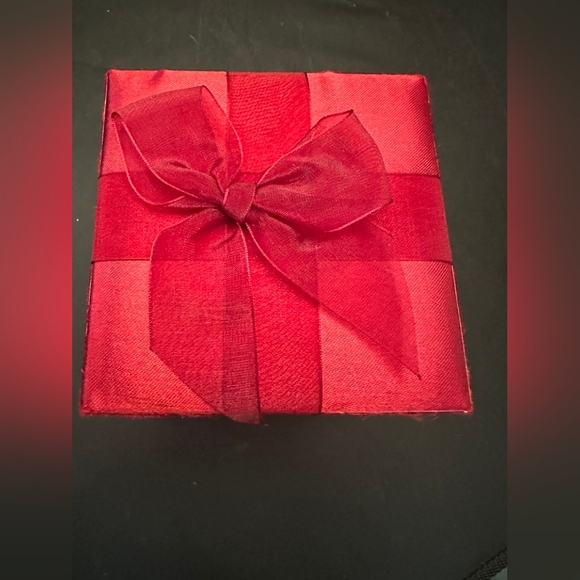 Elegant Christmas Luxury Gift Boxes Small Med Large Red Gold Green Fabric Ribbon - Picture 13 of 15